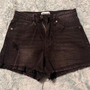 Abound shorts, distressed black size 26